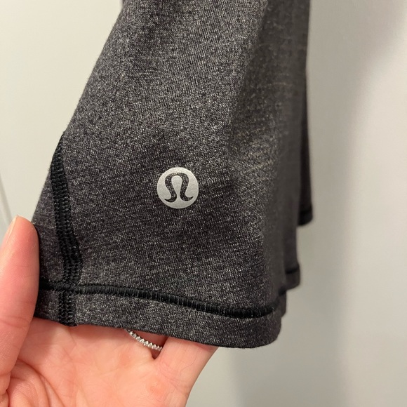 Lululemon tank top, size 6 - Picture 5 of 5